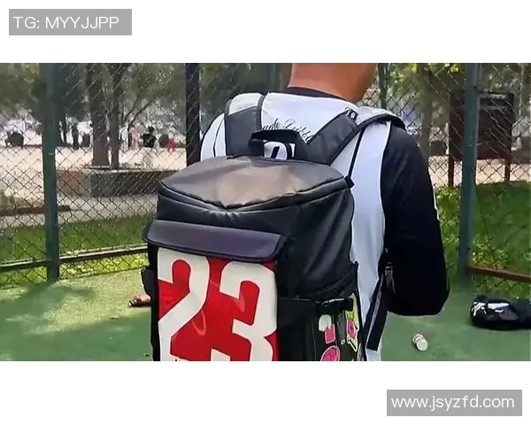 足球明星图案背包全攻略时尚潮流与实用兼备的完美选择 足球明星图案背包全攻略时尚潮流与实用兼备的完美选择